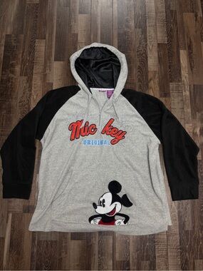 Early 2000’s Mickey Mouse Pull Over